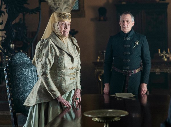 460252-olenna-tyrell-and-kevan-lannister-in-game-of-thrones-season-6-episode-4-book-of-the-stranger-resize