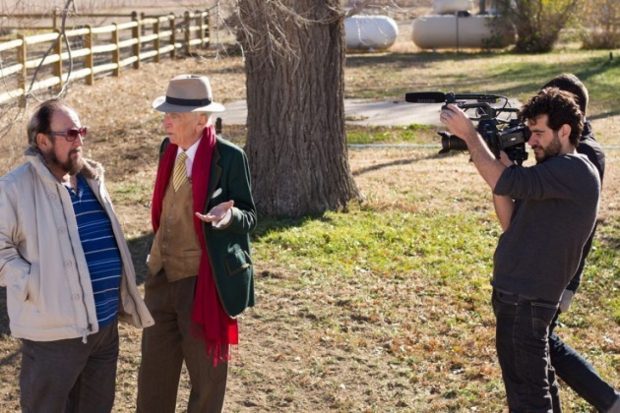 voyeurs-queasy-fascinating-exposure-1140x760