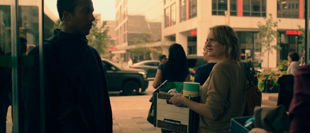 Escena flashback despido June en The Handmaid's Tale