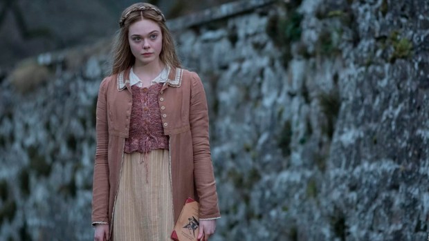 En la película Mary Shelley, Elle Fanning interpreta a la escritora de Frankenstein
