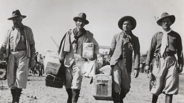 Prisioneros-de-la-tierra-Portada