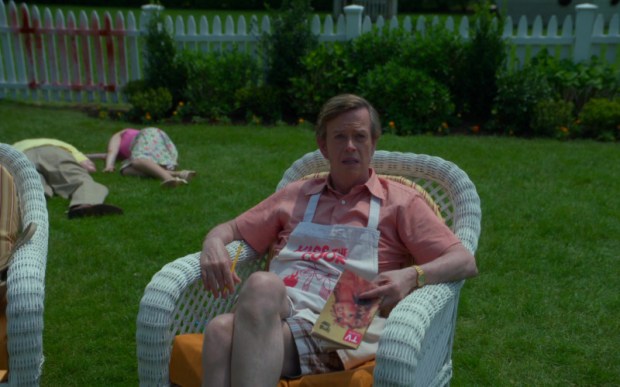 TV-Guide-Magazine-Held-by-Dylan-Baker-as-Biff-Simpson-in-Hunters-S01E01-800x500